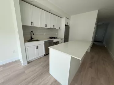 Kitchen Island Photo of 208 626 Alexander Street, Vancouver, BC