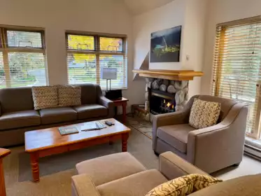 231 W7 2050 Lake Placid Road, Whistler, BC, Whistler — Apartment/Condo for sale