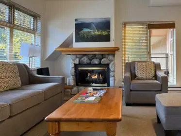 231 W7 2050 Lake Placid Road, Whistler, BC, Whistler — Apartment/Condo for sale