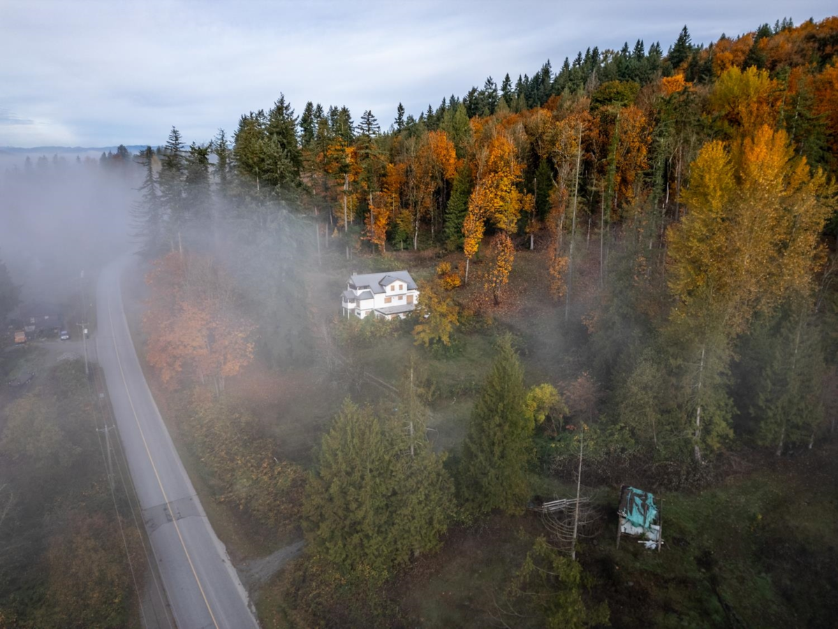 Kitchen Island Photo of 30087 Silverdale Avenue, Mission, BC