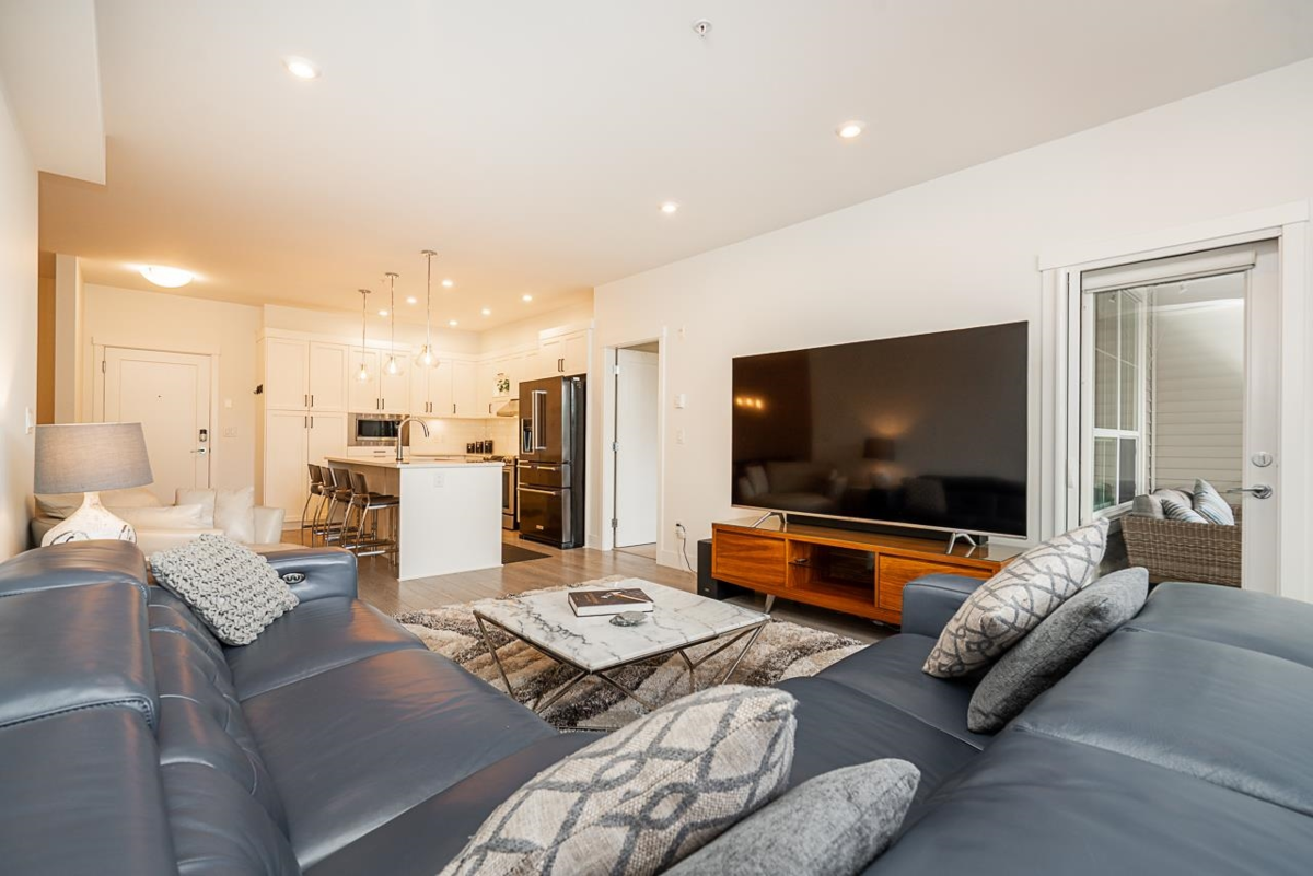 Kitchen Photo of 204 12367 224 Street, Maple Ridge, BC