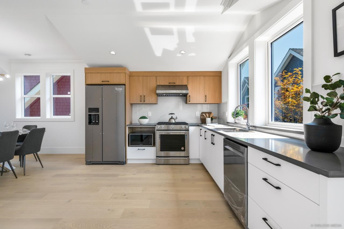 Pantry Photo of 1421 E 27th Avenue, Vancouver, BC