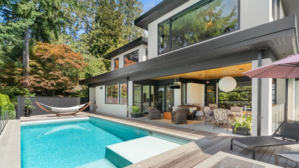 Dining Area Photo of 2650 Rosebery Avenue, West Vancouver, BC