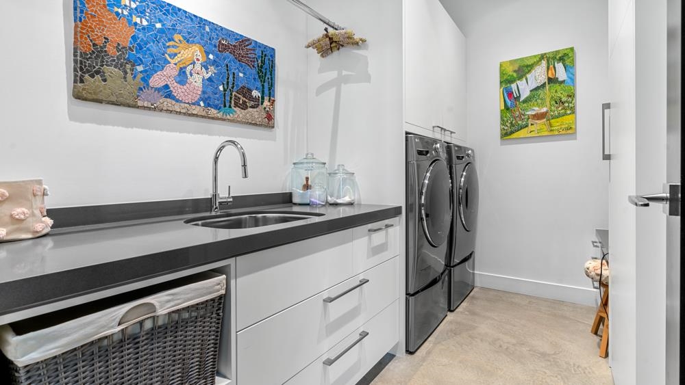 Powder Room Photo of 2650 Rosebery Avenue, West Vancouver, BC