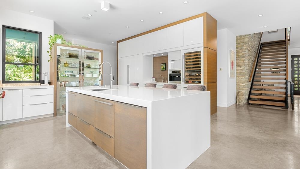 Primary Bathroom Photo of 2650 Rosebery Avenue, West Vancouver, BC