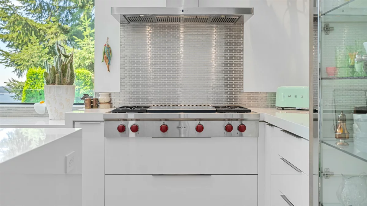 Primary Bedroom Photo of 2650 Rosebery Avenue, West Vancouver, BC