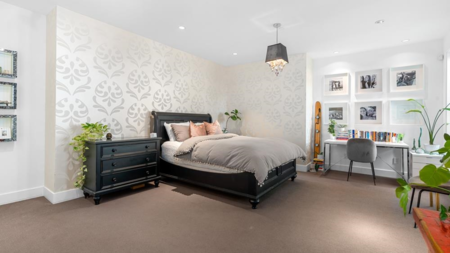Hot Tub / Spa Photo of 2650 Rosebery Avenue, West Vancouver, BC