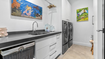 Powder Room Photo of 2650 Rosebery Avenue, West Vancouver, BC