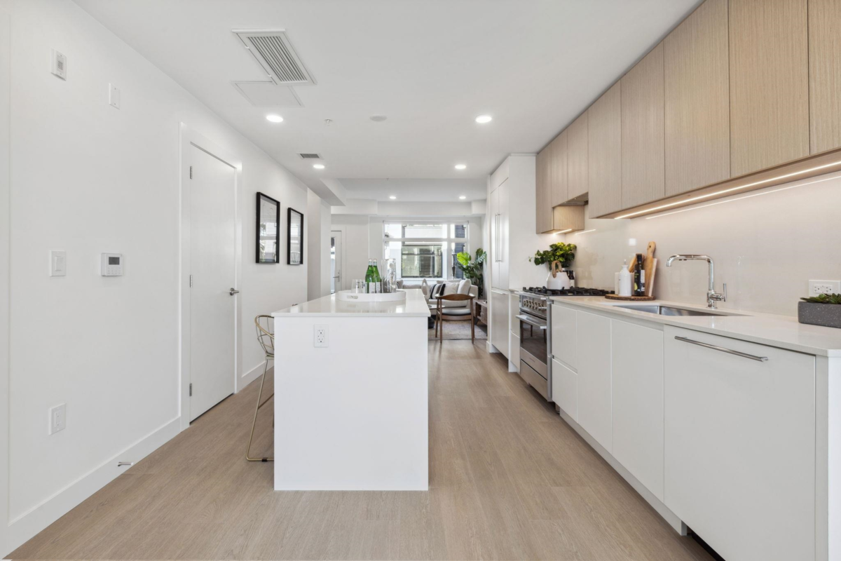 Dining Area Photo of 222 1010 W 47th Avenue, Vancouver, BC