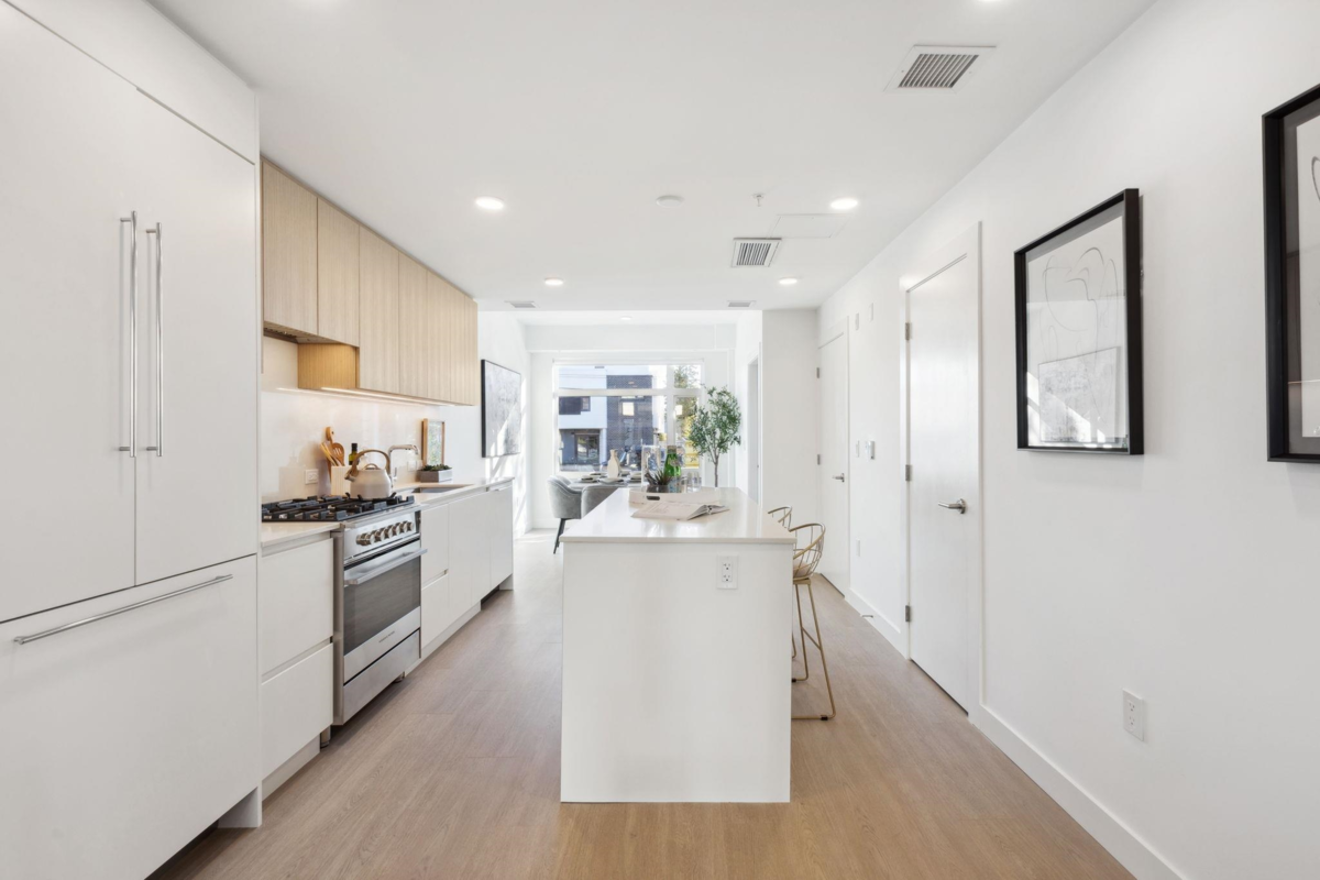Kitchen Photo of 222 1010 W 47th Avenue, Vancouver, BC
