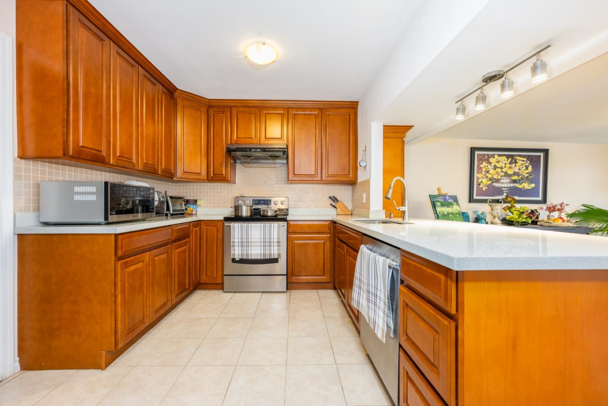 Bedroom 2 Photo of 5681 Sardis Crescent, Burnaby, BC