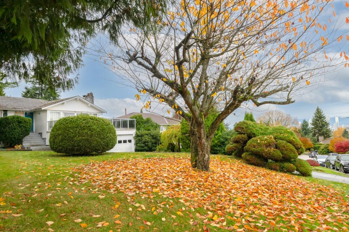 Living Room Photo of 5681 Sardis Crescent, Burnaby, BC