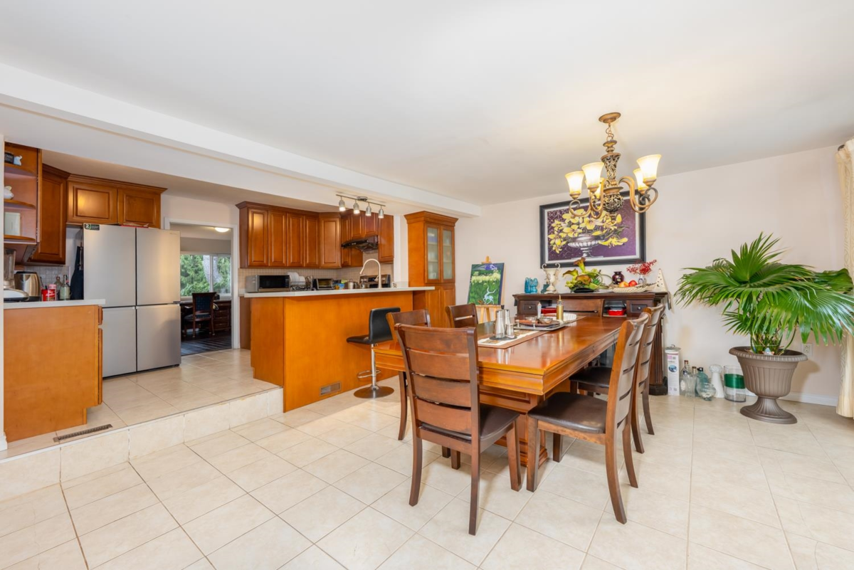 Powder Room Photo of 5681 Sardis Crescent, Burnaby, BC