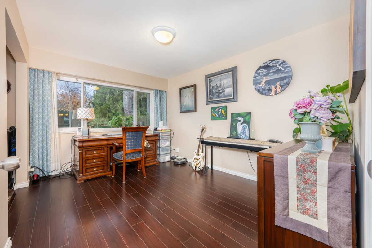 Walk-In Closet Photo of 5681 Sardis Crescent, Burnaby, BC