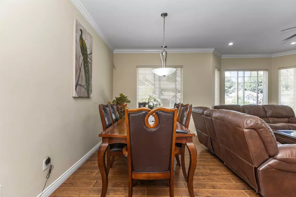 Entry Foyer Photo of 32514 Carter Avenue, Mission, BC