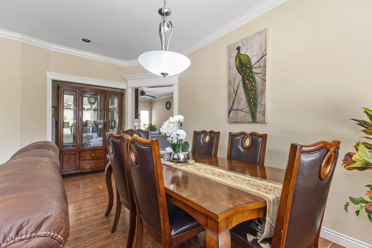 Laundry Room Photo of 32514 Carter Avenue, Mission, BC