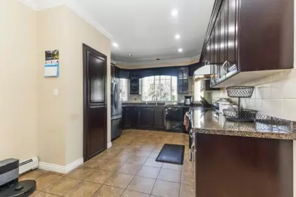 Walk-In Closet Photo of 32514 Carter Avenue, Mission, BC