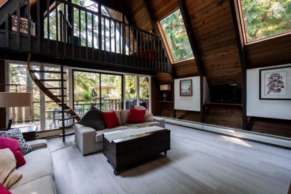 4402 Keith Road, West Vancouver, BC