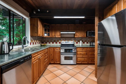 Mudroom Photo of 4402 Keith Road, West Vancouver, BC