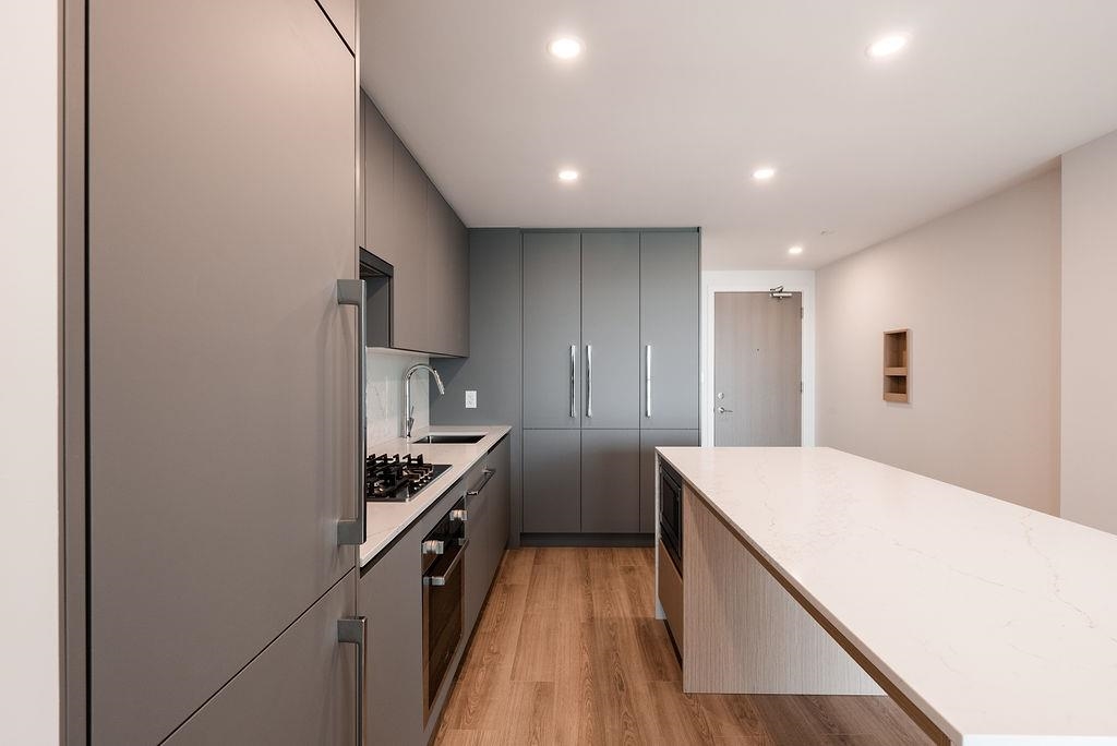 Walk-In Closet Photo of 1201 5593 No. 3 Road, Richmond, BC