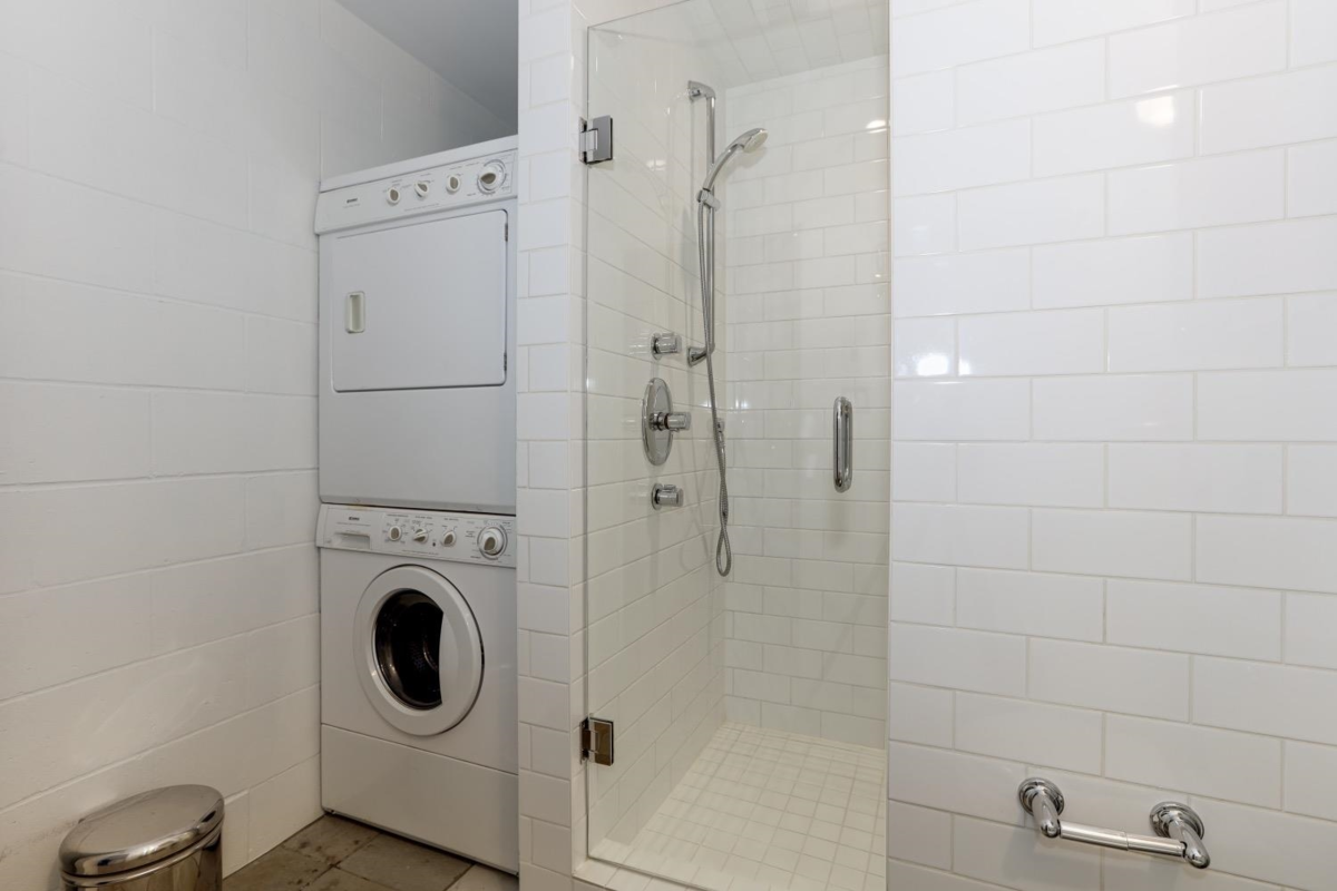 Guest Bathroom Photo of 302 1220 E Pender Street, Vancouver, BC