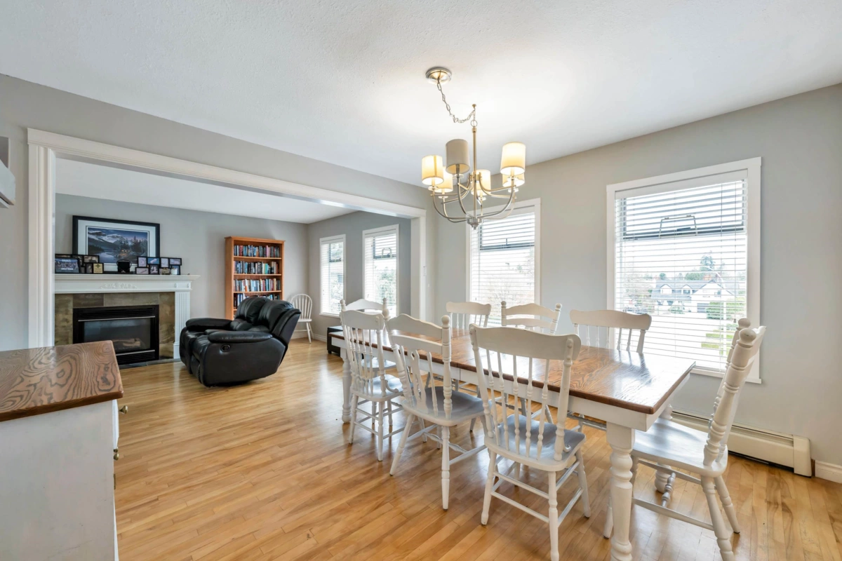 Breakfast Nook Photo of 20464 95a Avenue, Langley, BC
