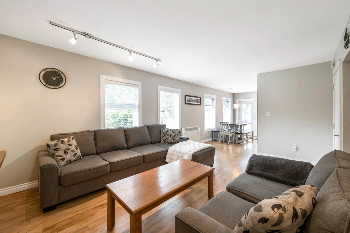 Powder Room Photo of 20464 95a Avenue, Langley, BC