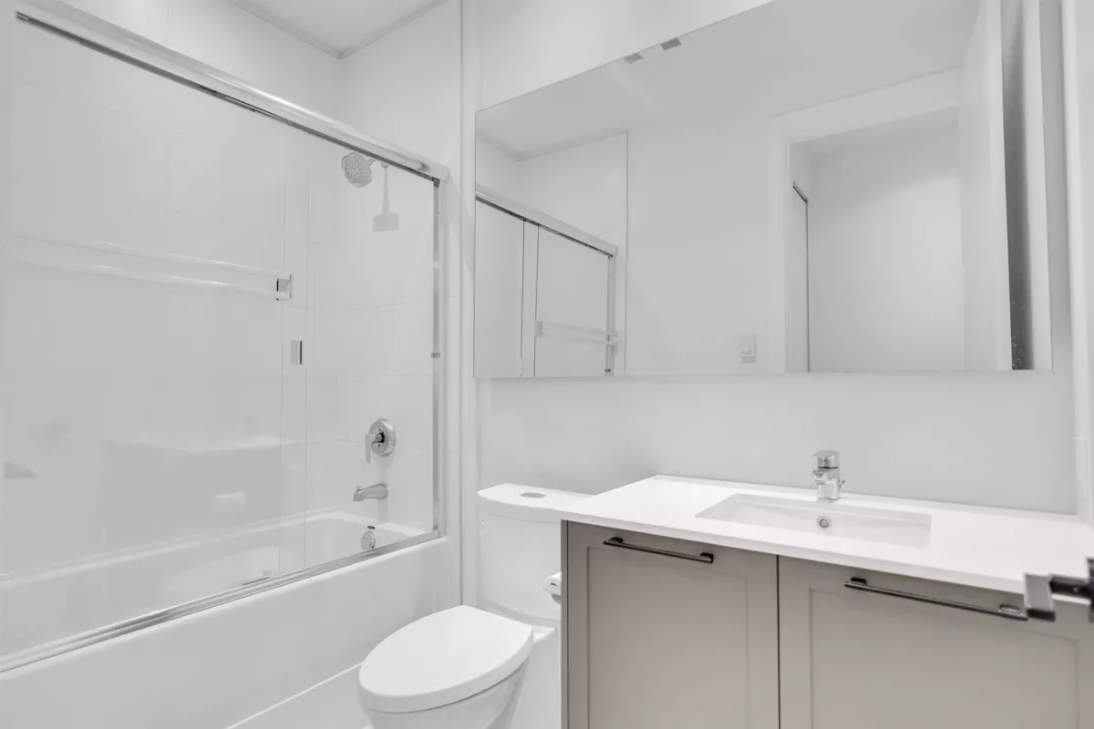 Entry Foyer Photo of 202 13929 105 Boulevard, Surrey, BC