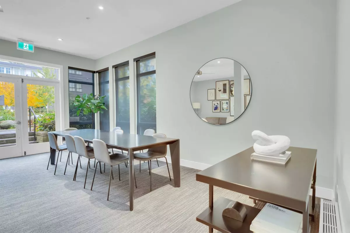 Front Yard Photo of 202 13929 105 Boulevard, Surrey, BC