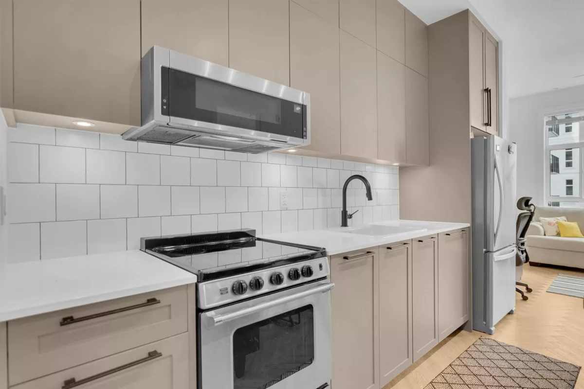 Guest Bathroom Photo of 202 13929 105 Boulevard, Surrey, BC