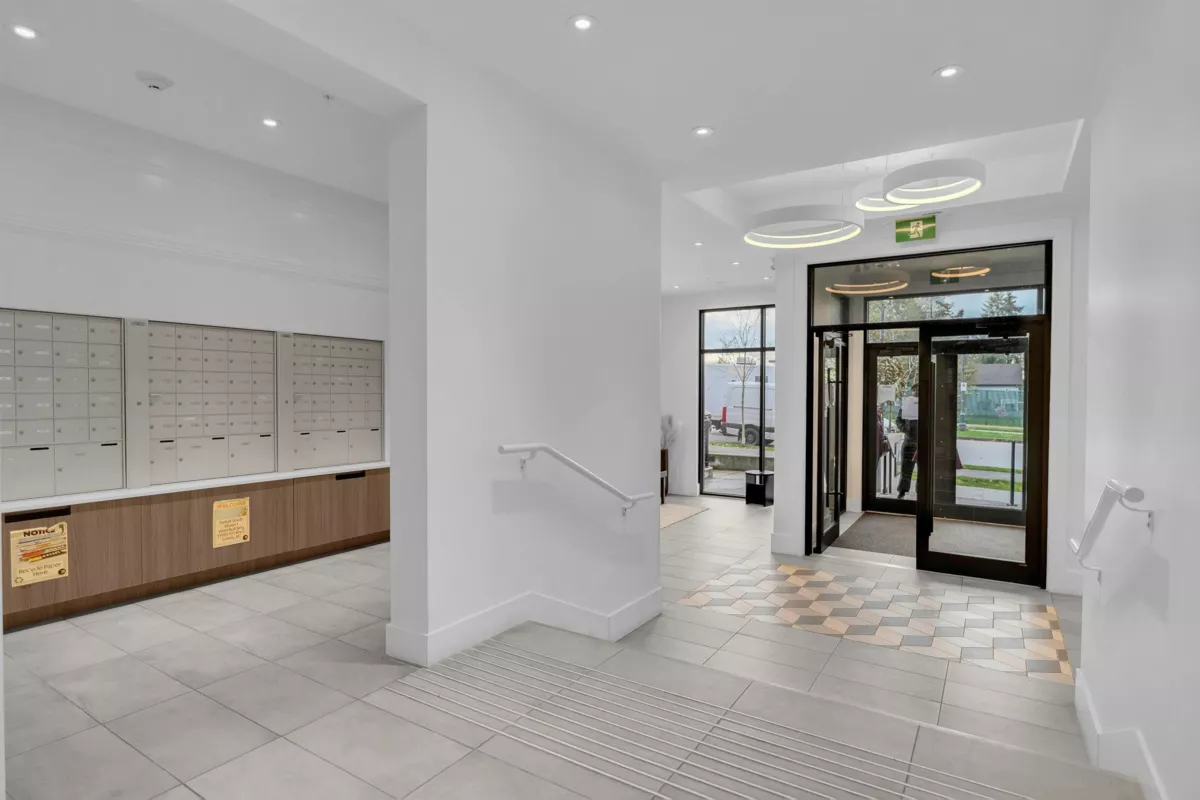 Kitchen Photo of 202 13929 105 Boulevard, Surrey, BC