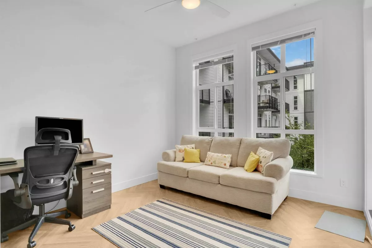 Office / Den Photo of 202 13929 105 Boulevard, Surrey, BC