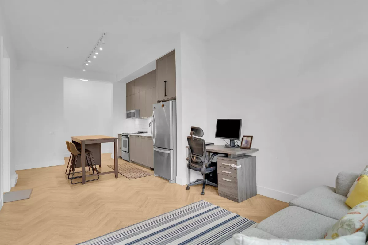 Powder Room Photo of 202 13929 105 Boulevard, Surrey, BC