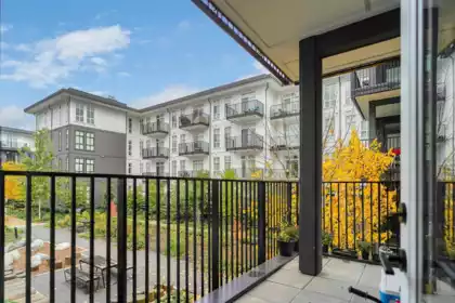 Staircase Photo of 202 13929 105 Boulevard, Surrey, BC