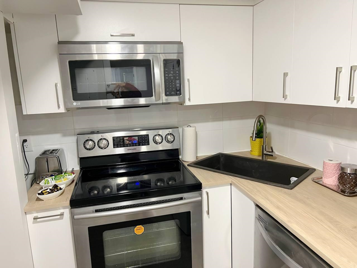 Basement Recreation Room Photo of 515 W Queens Road, North Vancouver, BC