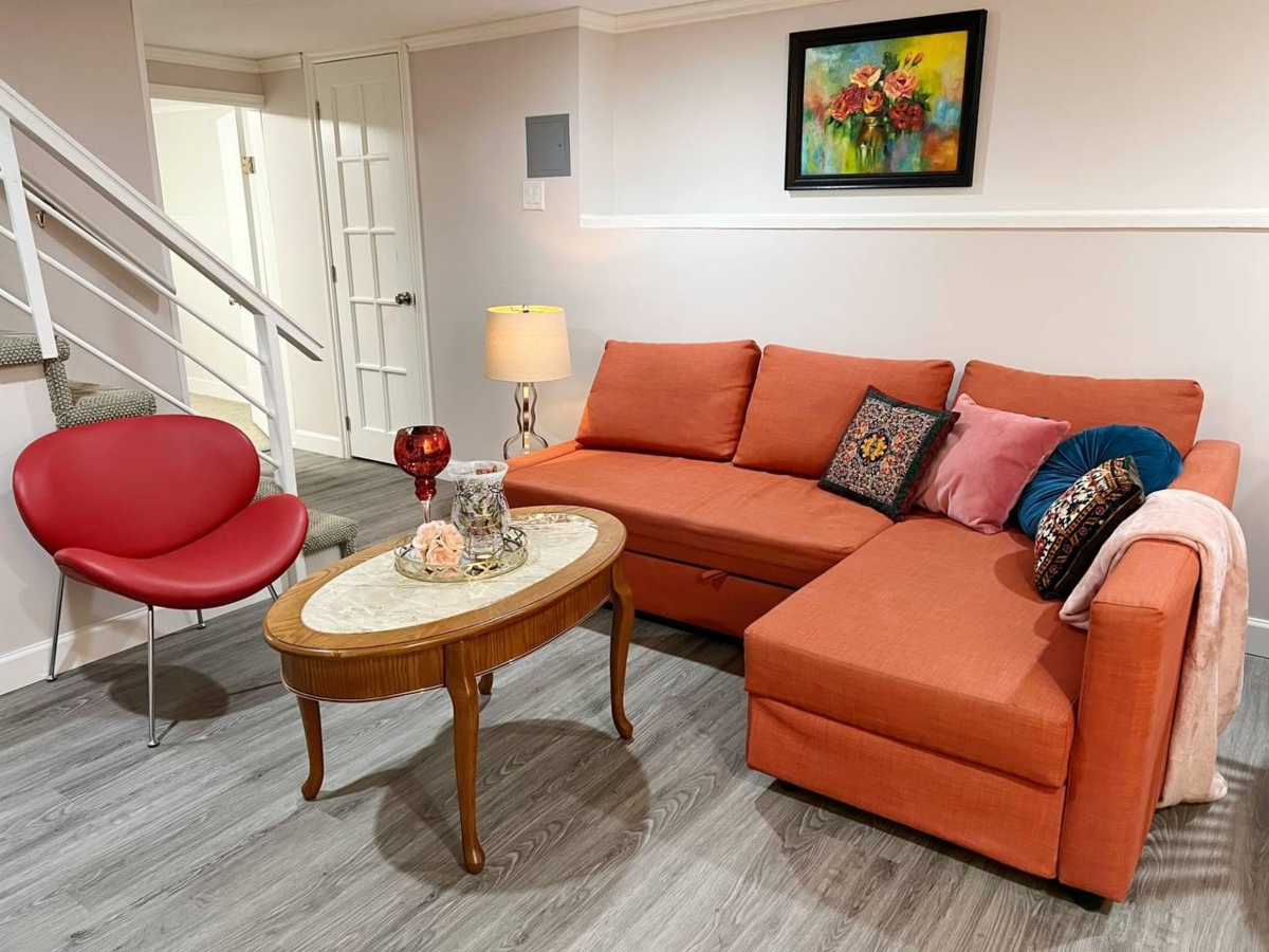 Mudroom Photo of 515 W Queens Road, North Vancouver, BC