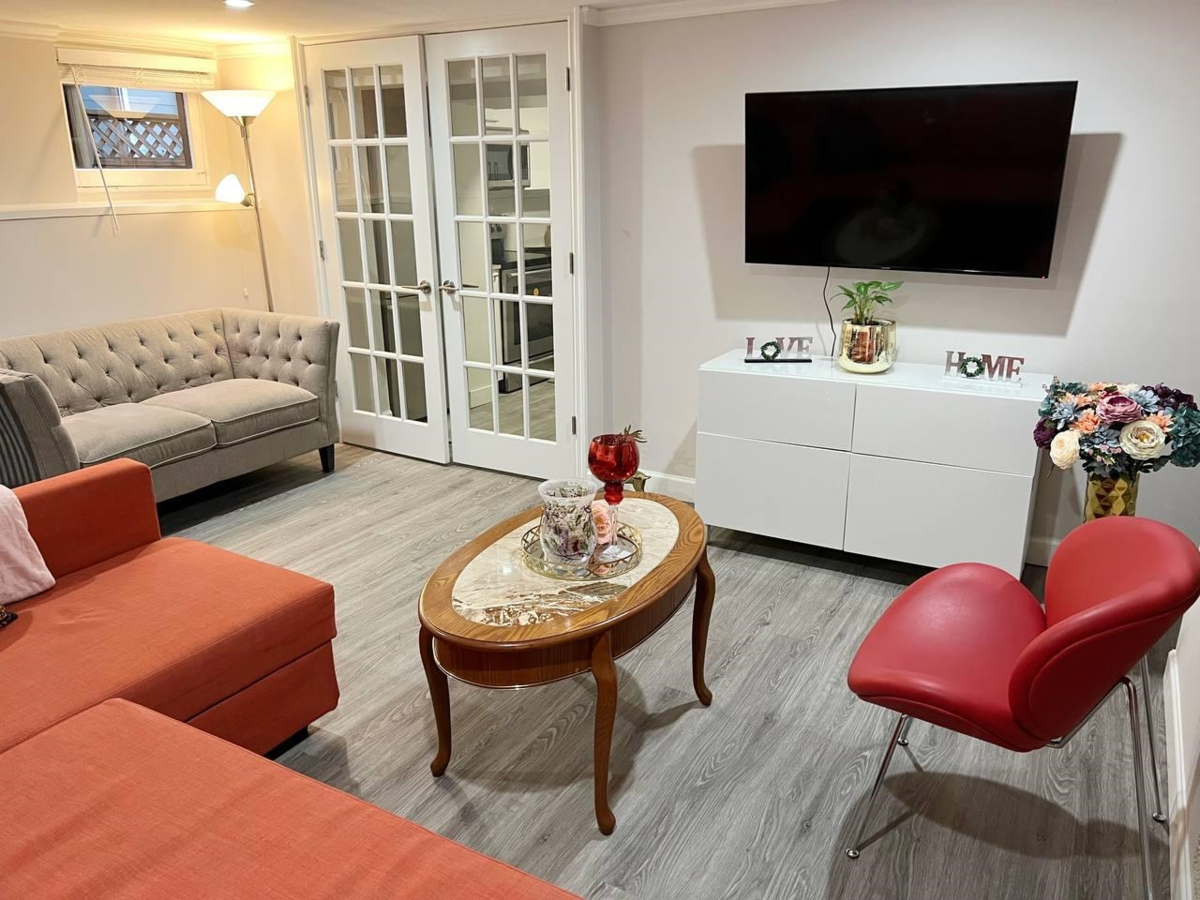 Office / Den Photo of 515 W Queens Road, North Vancouver, BC