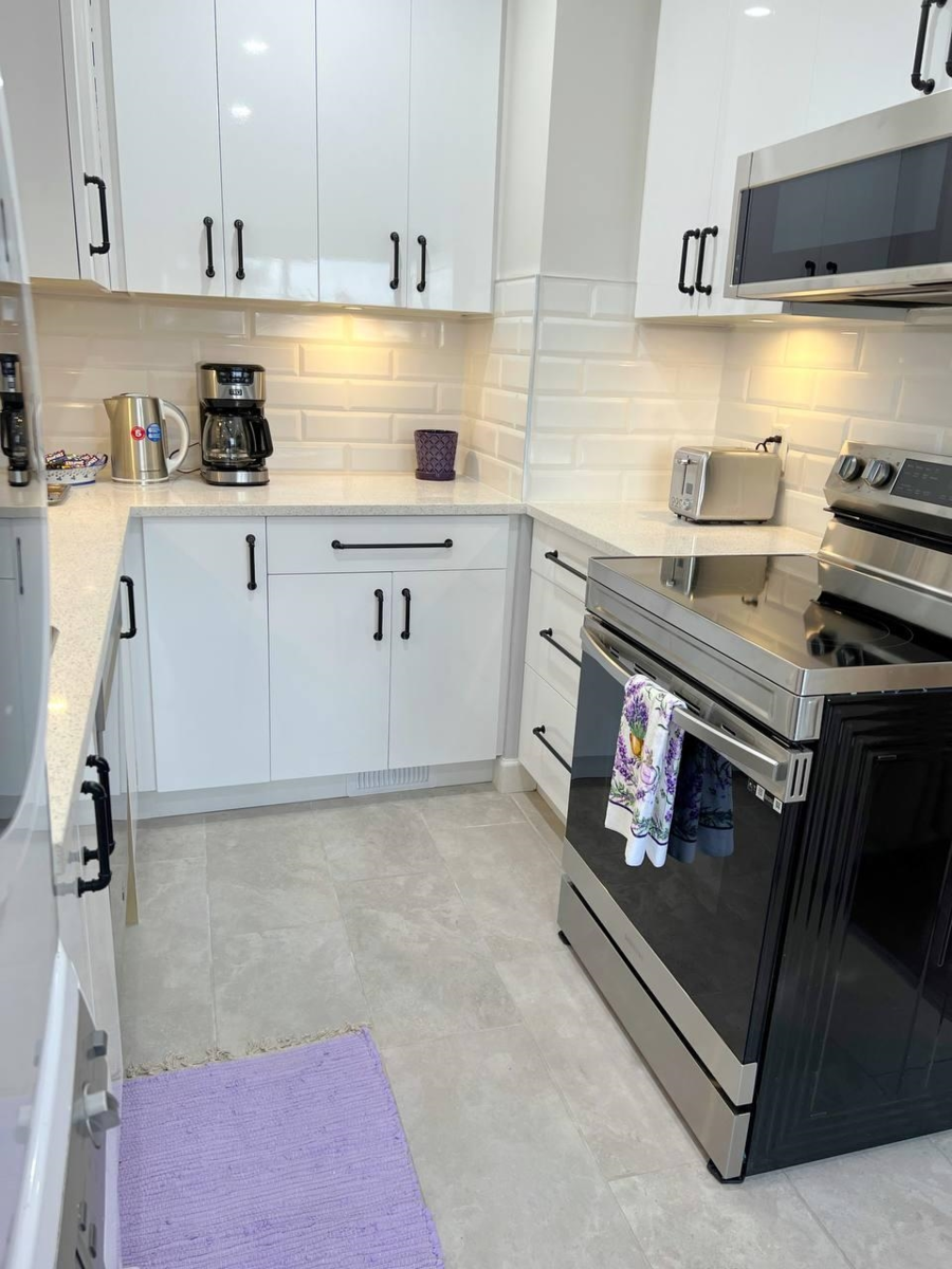 Outdoor Deck Photo of 515 W Queens Road, North Vancouver, BC