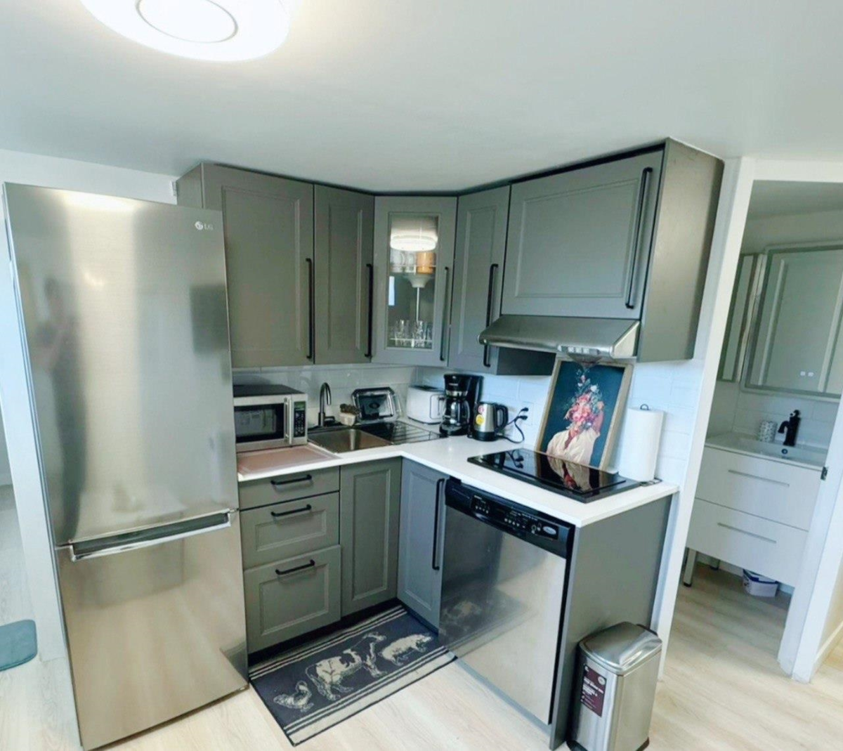 Outdoor Kitchen Photo of 515 W Queens Road, North Vancouver, BC