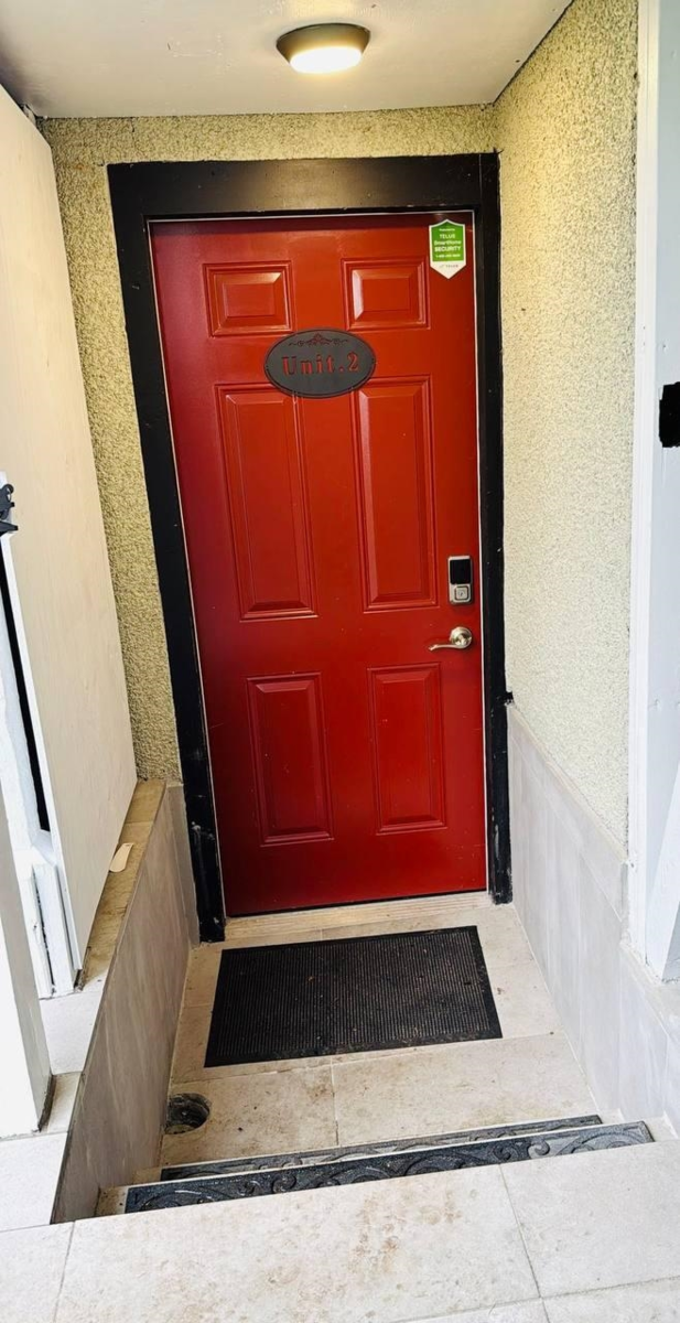 Powder Room Photo of 515 W Queens Road, North Vancouver, BC