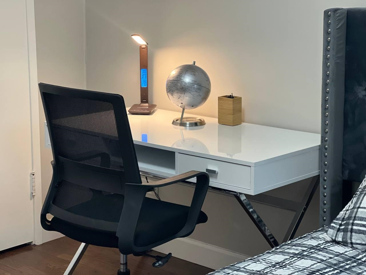 Primary Bedroom Photo of 515 W Queens Road, North Vancouver, BC