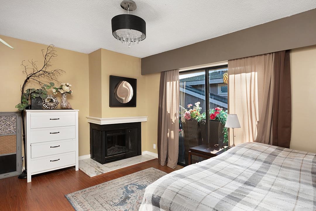 Breakfast Nook Photo of 11298 Lyon Road, Delta, BC