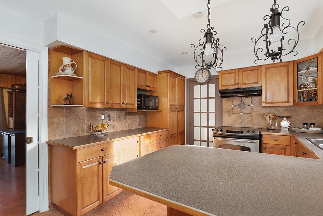 Kitchen Island Photo of 11298 Lyon Road, Delta, BC