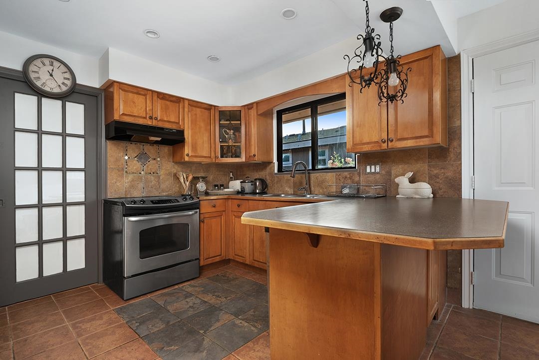 Kitchen Photo of 11298 Lyon Road, Delta, BC