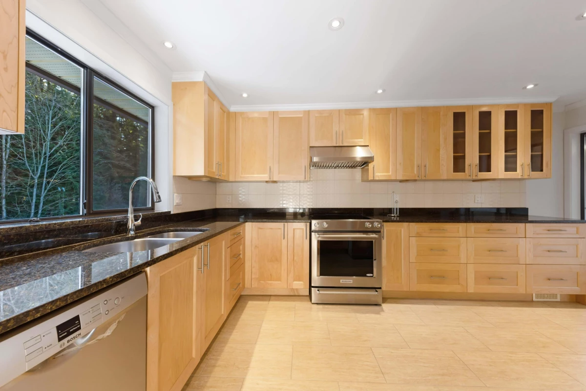 Breakfast Nook Photo of 1273 Lynwood Avenue, Port Coquitlam, BC