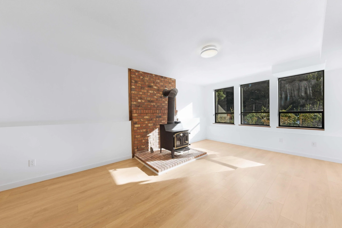Garage Interior Photo of 1273 Lynwood Avenue, Port Coquitlam, BC