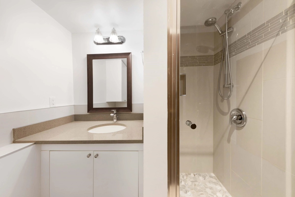 Mudroom Photo of 1273 Lynwood Avenue, Port Coquitlam, BC