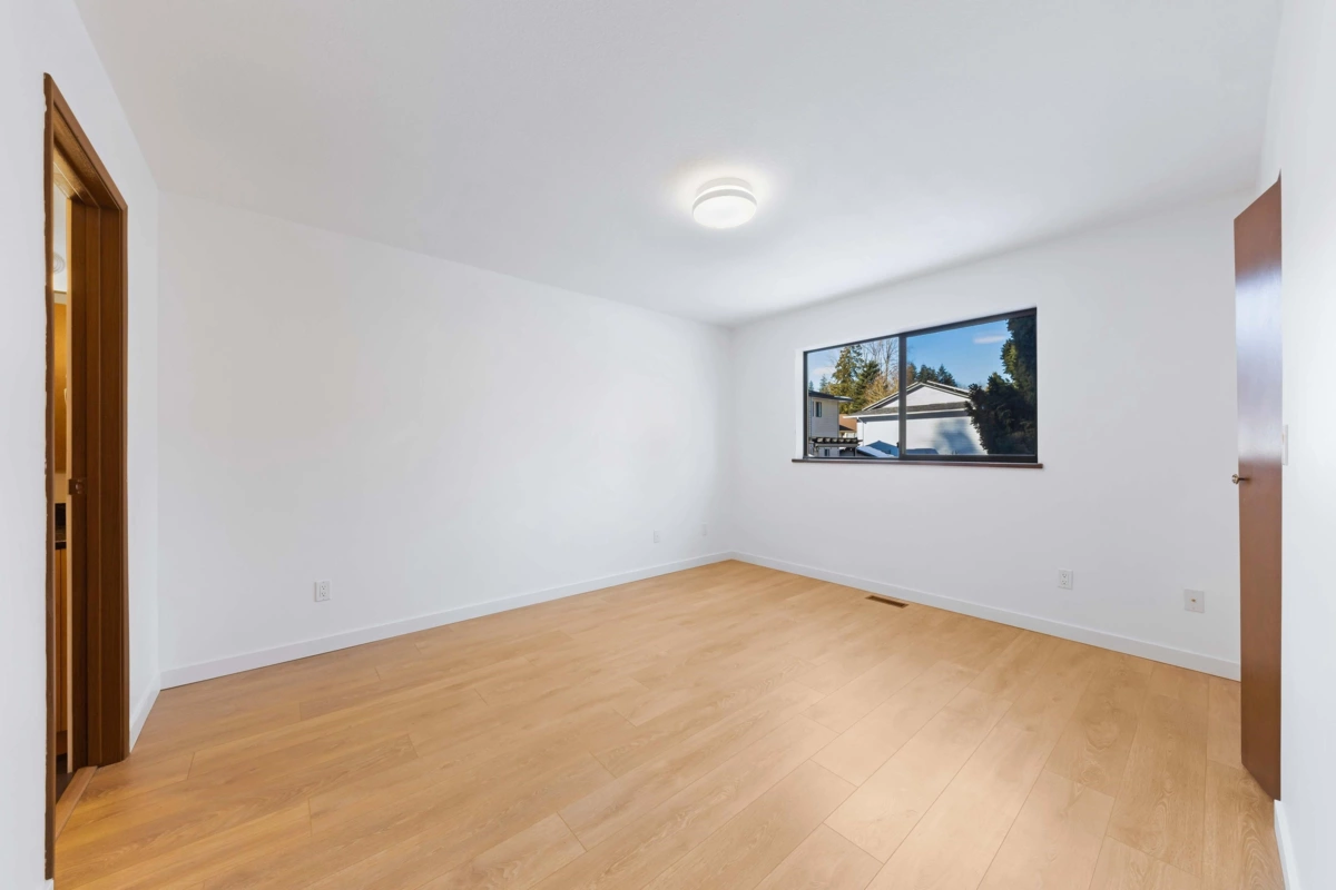 Powder Room Photo of 1273 Lynwood Avenue, Port Coquitlam, BC