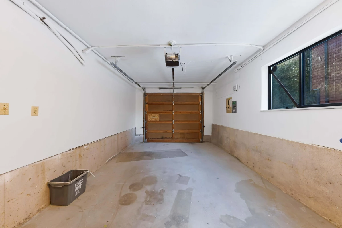 Swimming Pool Photo of 1273 Lynwood Avenue, Port Coquitlam, BC