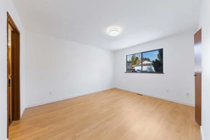 Powder Room Photo of 1273 Lynwood Avenue, Port Coquitlam, BC